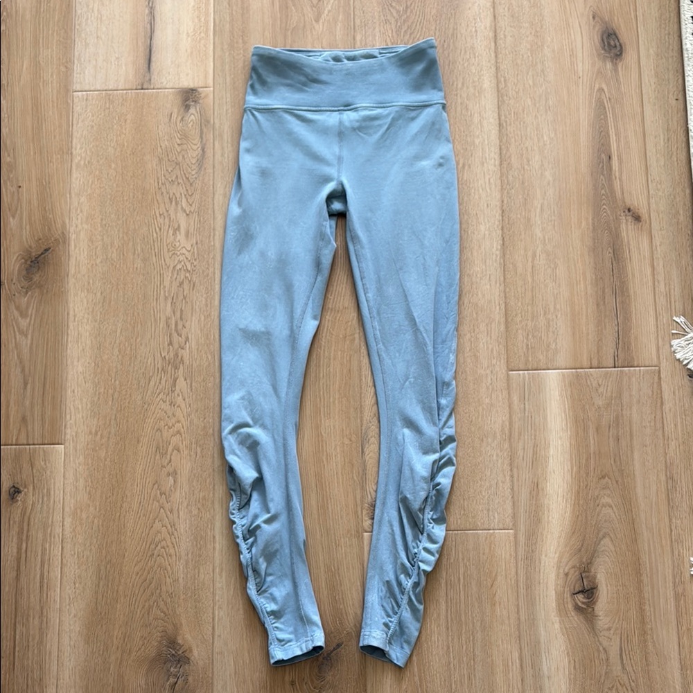 Lululemon Size 4 Light Blue High-Waisted Leggings